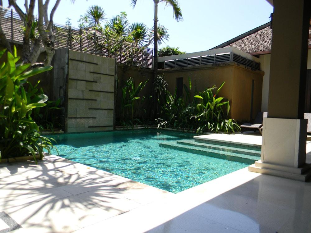 Ahimsa Beach Villa Jimbaran Exterior foto