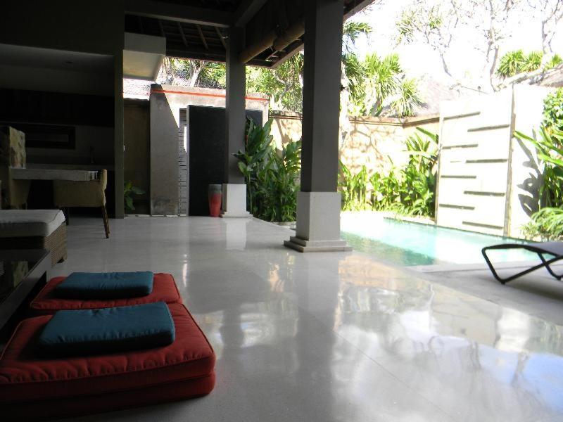 Ahimsa Beach Villa Jimbaran Habitación foto